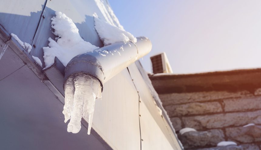 7 Ice Dam Prevention Tips to Avoid their Cataclysmic Effect