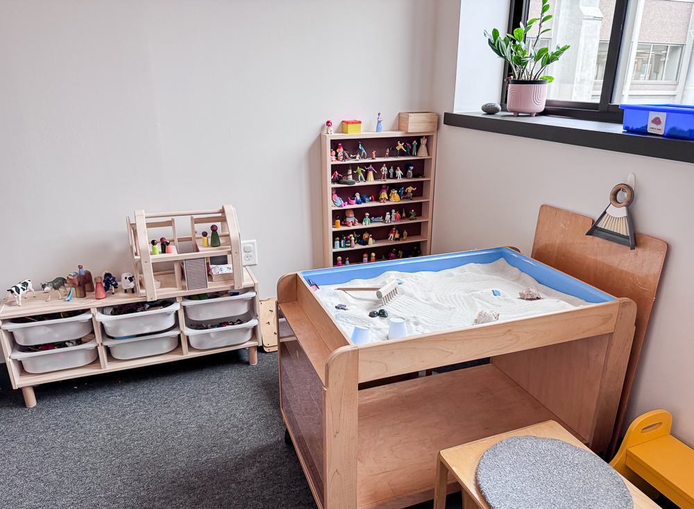 Child-Healing-Nest-Toys-Mix