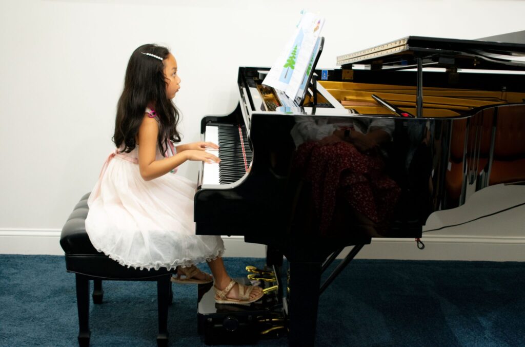 6 Benefits of Music Lessons for Kids - Greenwich Moms