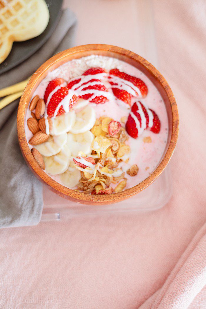 Valentine's Day strawberry smoothie bowl