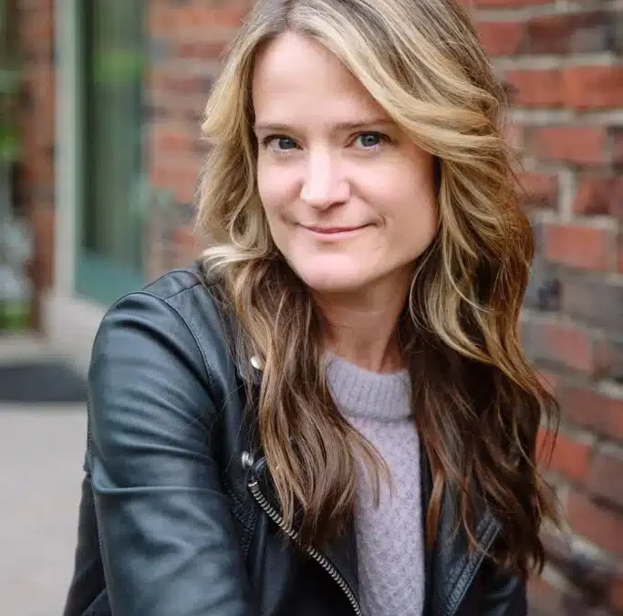 Meet a Mom: Author Sara Shepard of Pretty Little Liars on her Newest Book for Kids!