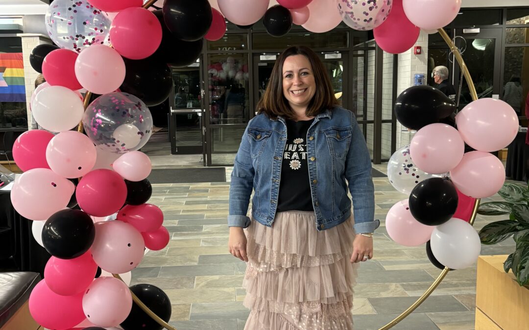 Meet a Mom: Sarah Lohr and the GLOW of Gratitude Generation!
