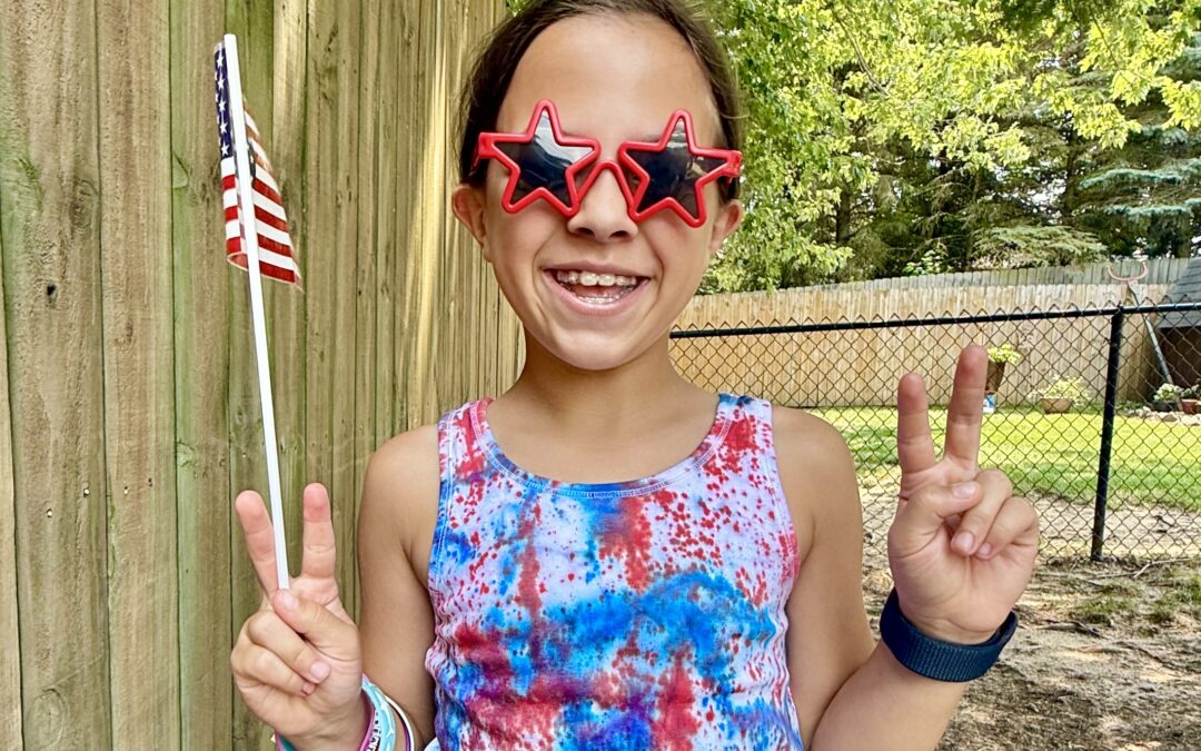Make Your Own Fourth of July Squirt Gun Tie-Dye Shirt