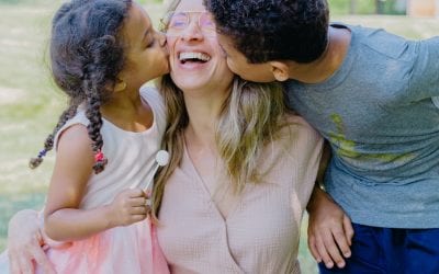 Real Conversations: An interview with Randi Zinn, Reknown Podcaster and Mama