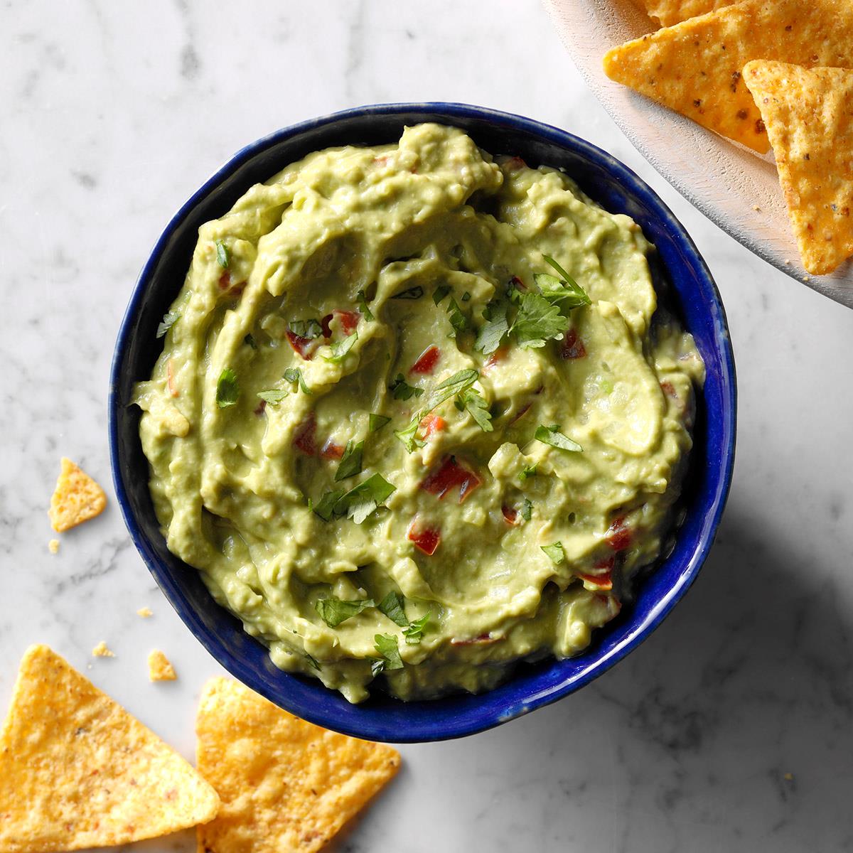 Homemade-Guacamole_EXPS_THJJ18_38391_D01_31_3b