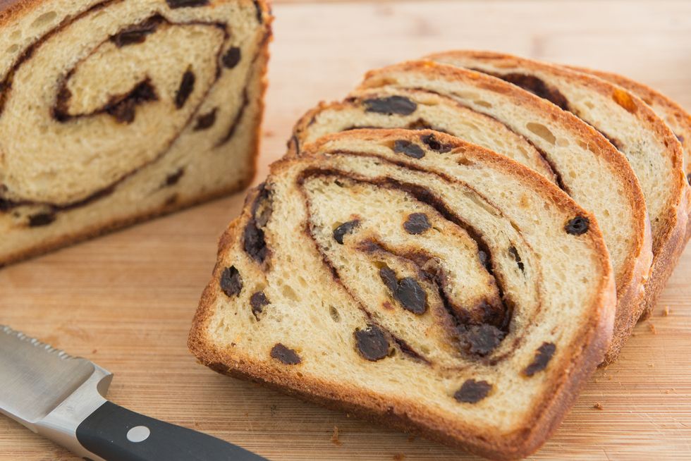 homemade-cinnamon-raisin-bread-15