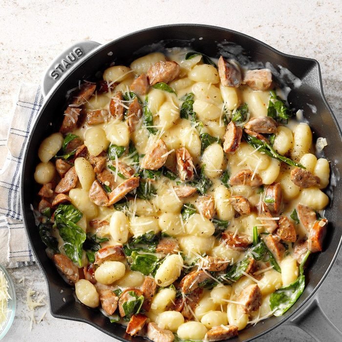 Gnocchi-with-Spinach-and-Chicken-Sausage_EXPS_SDON18_126406_B06_15_7b-23