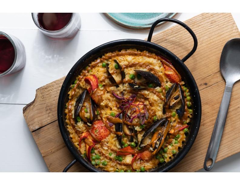 Outdoor Dining Spots Around Town & Beyond