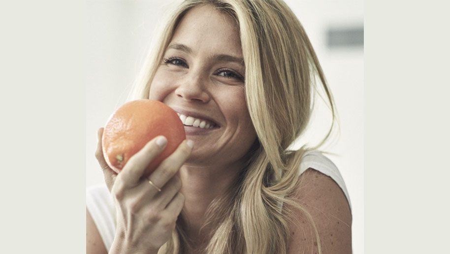 Meet a Mom: Nutritionist Nathalie Rhone!