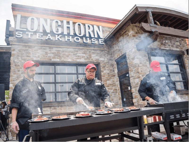 Solve Memorial Day Grilling Qs With LongHorn Steakhouse Hotline