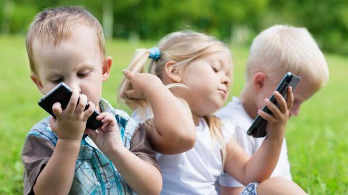 FROM GADGETS TO GAMES: HOW TO TRANSITION KIDS AWAY FROM TV & TECHNOLOGY