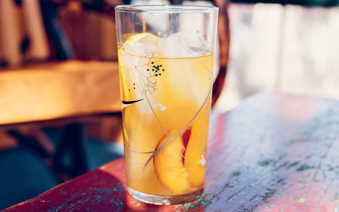 Summer Cocktail: Grilled Peach & Bourbon Smash!