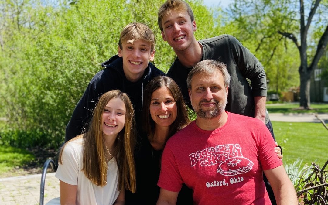 Meet a Mom: Meet Kelly Kustusch!