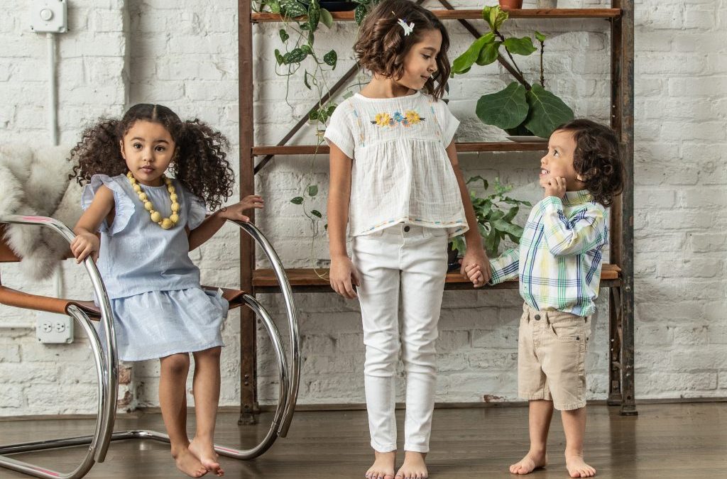 Mac & Mia: High-Quality Kids Clothes, Delivered to Your Door