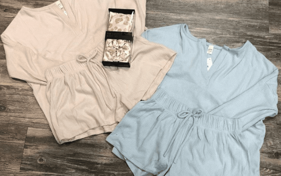 Shop Small with Traveling Chic Boutique