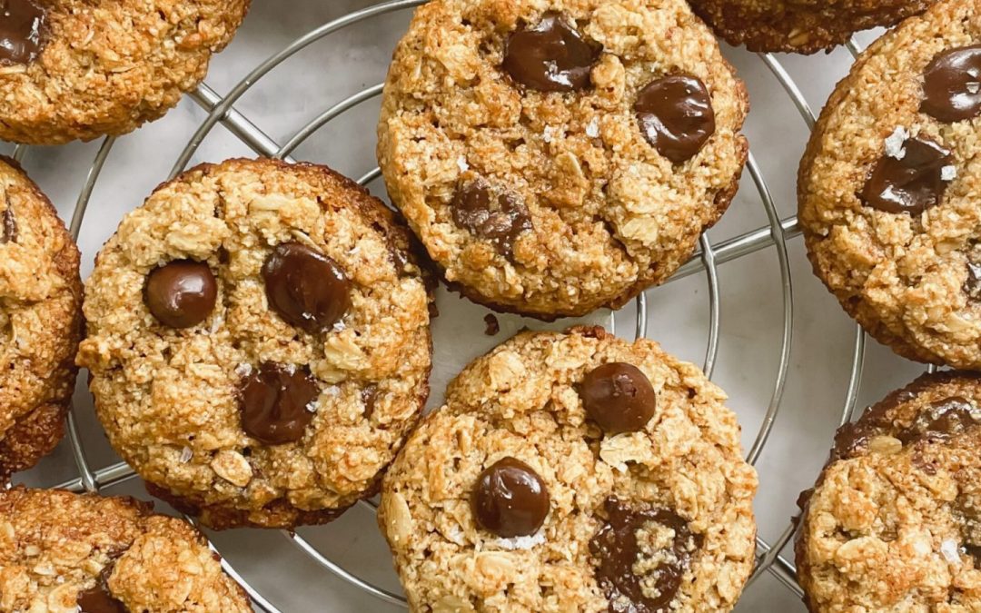 Chewy Pumpkin Chocolate Chip Oatmeal Cookies!